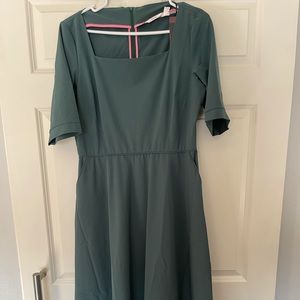 Betabrand new dress green size large